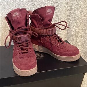 Nike SF Air Force 1 Force Is Female Vintage Wine Sneakers Shoes Women's 8 EUR 39